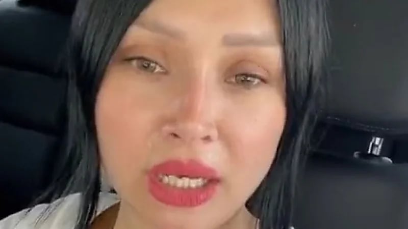 فتاة لبنانية: المصريون ينتقدون أكلنا للحمة النيّة ويأكلون الفسيخ المعفن .. فيديو