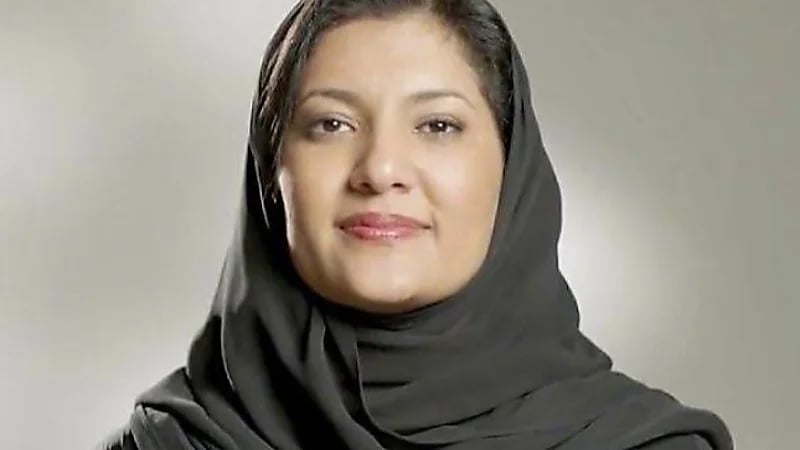 سفيرة المملكة في واشنطن تجدد تحذيرها من عمليات نصب تستهدف المواطنين