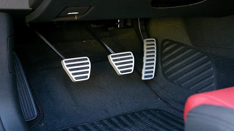 أسباب ضعف استجابة دواسة البنزين للسرعات