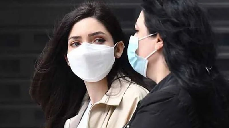 علماء: أقنعة الوجه تسبب مضاعفات للجنين الذي لم يولد