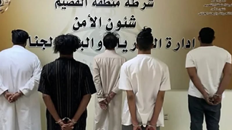 بالفيديو.. سقوط مقيمين ومواطنين مخالفين في قبضة رجال الأمن