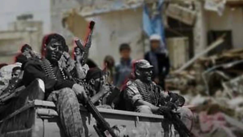 مصرع 6 خبراء إيرانيين ولبنانيين بانفجار معسكر الحفا بصنعاء