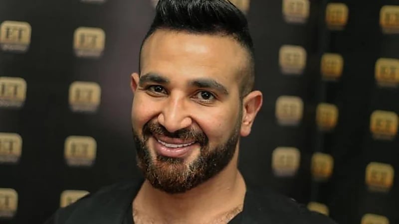 لا يصلح للرجال.. أحمد سعد يمنع نفسه من مشروب "اليانسون"