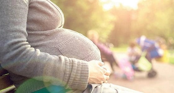 النساء اللاتي تنجبن بعد الـ 25 لديهن فرصة أكبر في الحياة