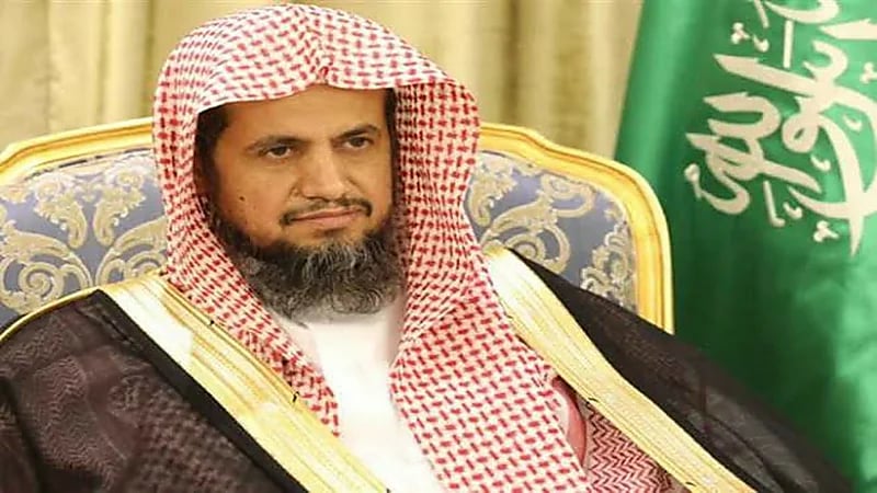 النائب العام يصدر توجيها بخصوص إساءة أب لأبنائه عبر وسائل التواصل 