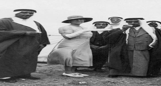 مكتبة الملك عبدالعزيز العامة تنظم معرض صور الأميرة أليس بلندن