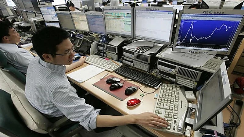 تفاصيل مقترح ياباني بتقليص عدد أيام العمل إلى 4 أيام