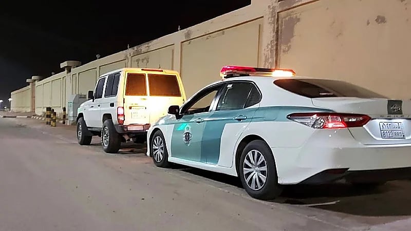 "المرور" يضبط قائد مركبة لمخالفته النظام