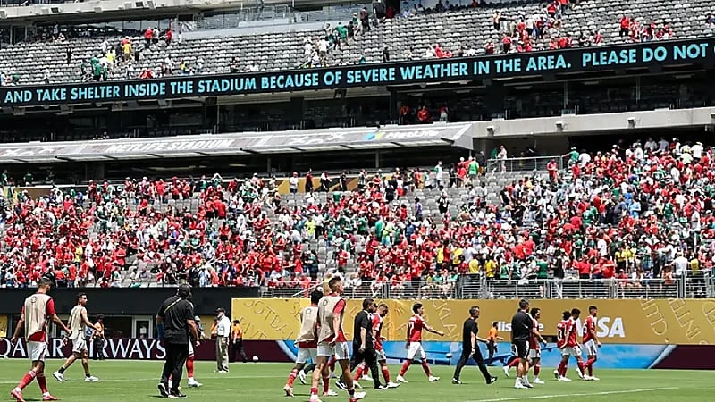 تدخل أمني في مدرجات الأهلي خلال مواجهة بالميراس بكأس العالم للأندية.. فيديو
