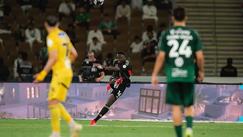 الأهلي يفوز على التعاون بثنائية نظيفة .. فيديو