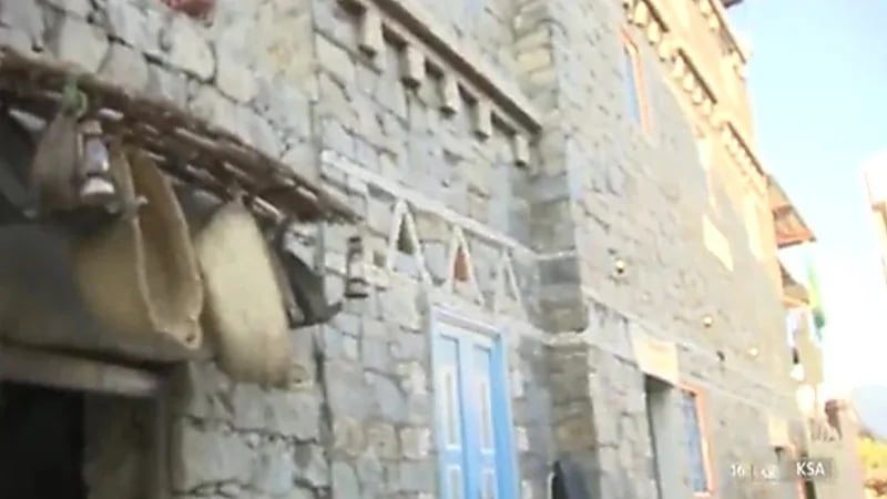 شاهد.. مواطن بالباحة يقيم متحفًا للحفاظ على التراث الخاص بأهالي المنطقة