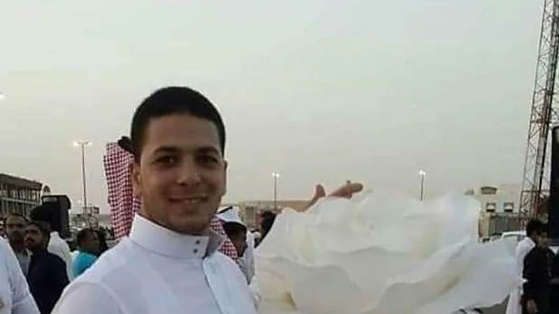 والدة المصري المقتول بالقصيم بعد القصاص من قاتل ابنها:" ربنا برد قلبي " 