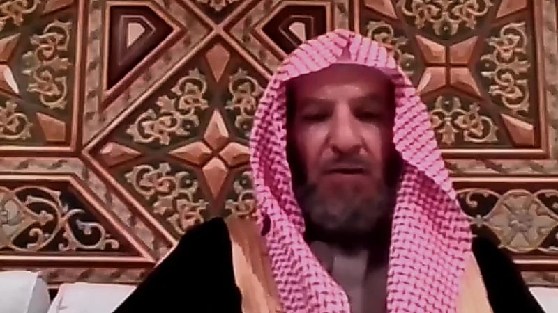 حكم وضع صورة الميت على خلفية الجوال الشيخ الشثري يوضح .. فيديو
