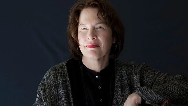 مشهورة تعتذر لمغتصب بريء بعد سجنه 16 عاما