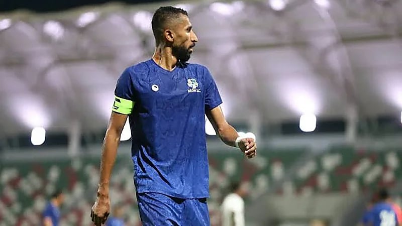 سلمان الفرج يتلقى رسالة من أحد الجماهير حول مواجهة الهلال ويثير الجدل برده