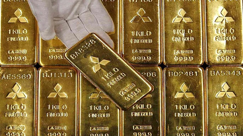 الذهب يرتفع بفعل ضعف الدولار وتراجع عوائد الخزانة الأمريكية