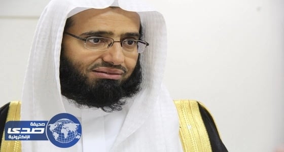 بالفيديو.. الشيخ الفوزان يعلق على ظاهرة تمزيق الكتب الدراسية