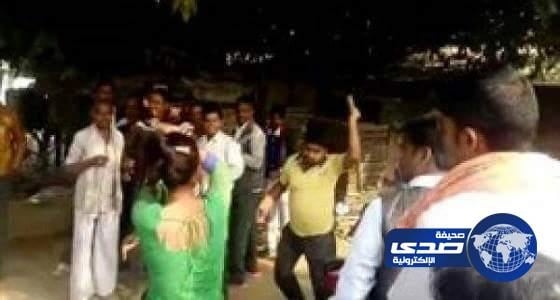 بالفيديو ..سيدة هندية تتصدى لمحاولة التحرش بها ...هذا جزاؤها! !