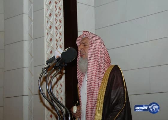 سماحة المفتي يشكر القائمين على مجلة البحوث بعد تطويرها