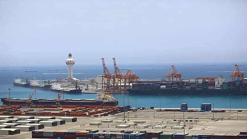 إطلاق مبادرة تسهيل إجراءات استيراد الحاويات الفارغة في الموانئ