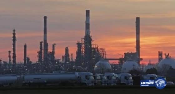 النفط يسجل مكاسب أسبوعية بعد اتفاق «أوبك» على خفض الإنتاج