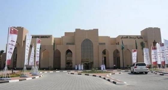 ضبط أكثر من 30 منشأة تجارية وسكنية مخالفة في حملة للبلديات بالدمام