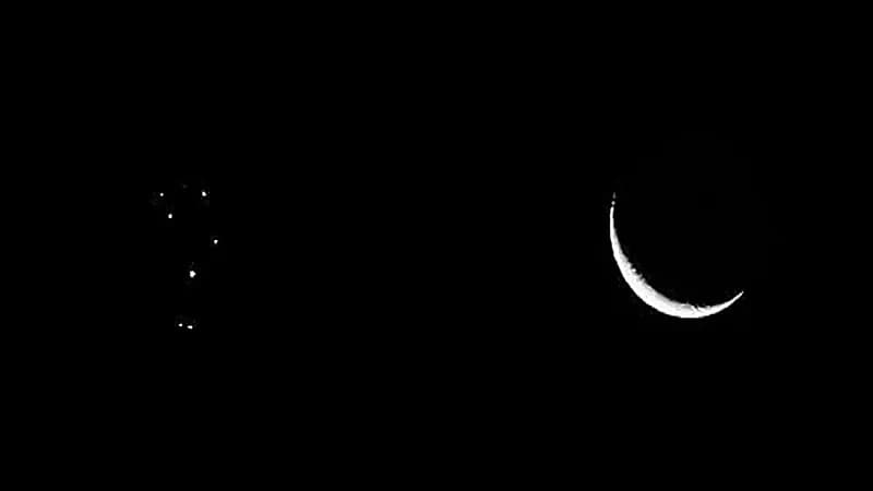 بالصور .. موعد اقتران القمر والثريا بقران "تاسع"