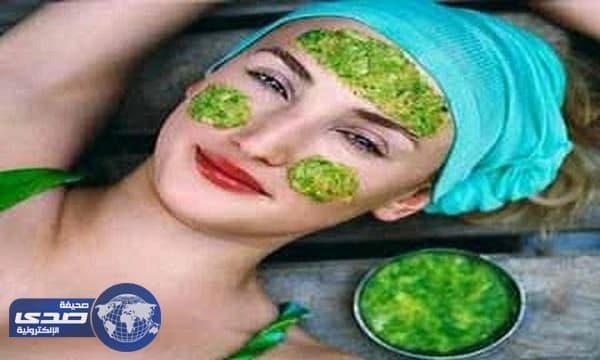 طبّقي قناع البقدونس لوجه مشرق وجميل