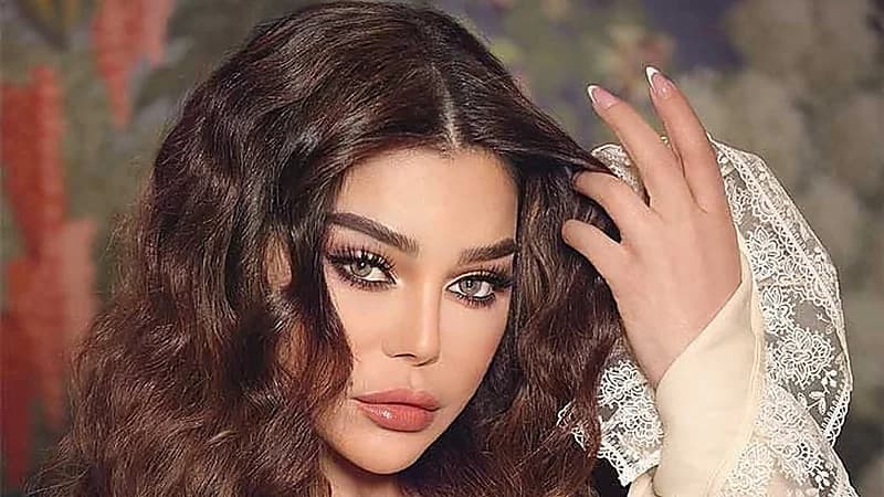 هيفاء وهبي تطالب بعزل نقيب الموسيقيين بعد قرار منعها من الغناء