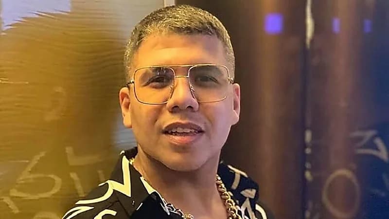 عمر كمال يتعرض لإصابة بالغة في وجهه