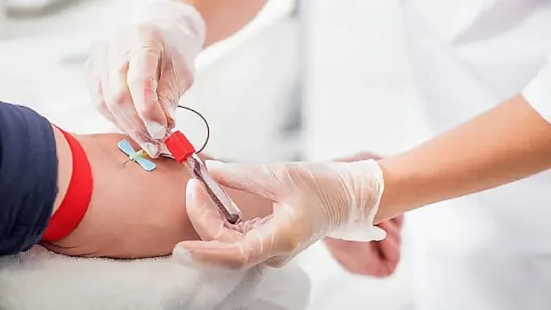 منح ميدالية الاستحقاق من الدرجة الثالثة لـ 304 متبرعين بالدم