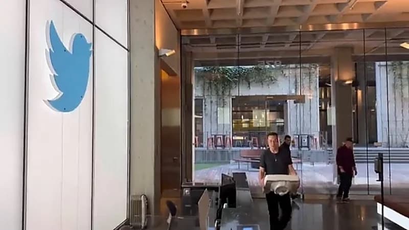 إيلون ماسك: أنا رئيس تويتر (فيديو)