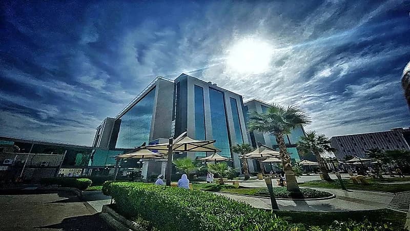 "سعود الطبية" تستخدم أحدث جهاز بالعالم لتبخير تضخم البروستاتا