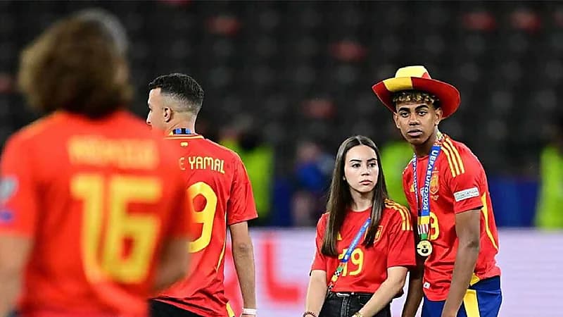 لامين يامال يحتفل بعيد ميلاده في حفل خاص بإيبيزا