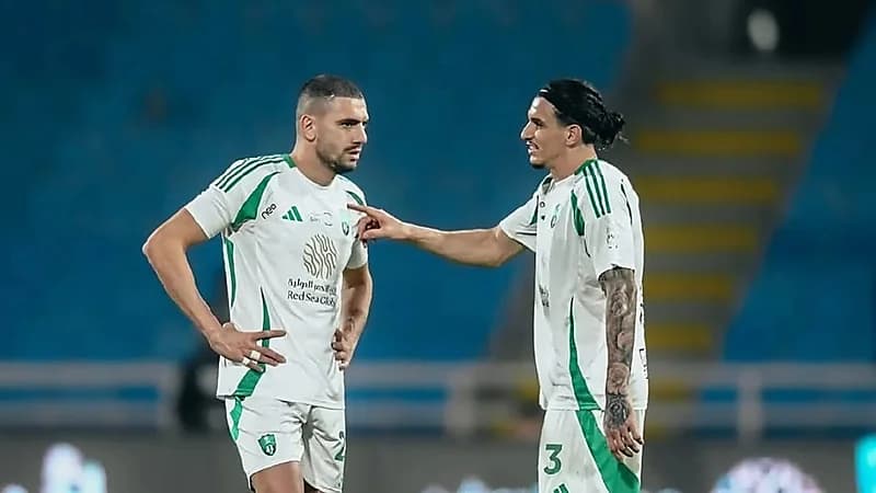 ثلاثي الأهلي في العيادة الطبية بعد مواجهة الأخدود