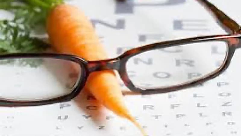 الشهري يكشف حقيقة مقولة " الجزر يقوي النظر" .. فيديو