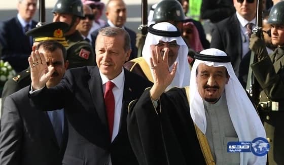 بالصور .. ممرضة تكسر "إبرة" داخل جسم طفل ووالده يطالب بمحاسبتها