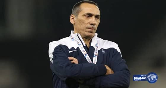 شاهد.. شاب يعقد خطبته على فتاتين في نفس الوقت