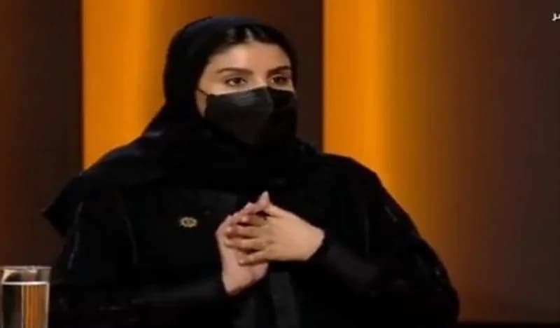 شاهد.. مديرة "مستشفى صحة الافتراضي" توضح آلية العمل في المستشفى وعدد الفريق الطبي