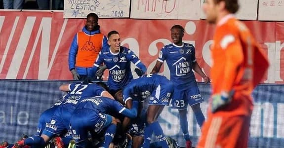 سبب استفزازي يُلغي هدف بالدوري الفرنسي