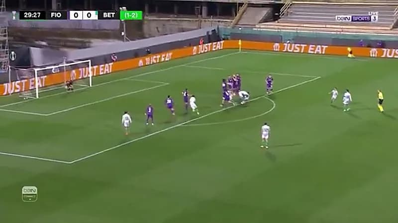 أنتوني يخطف الأنظار بهدف مثير في دوري المؤتمر الأوروبي ..فيديو