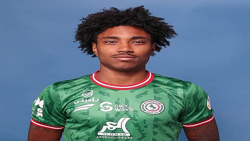 جيرارد يُعيد هيندري ويستبعد فيتينيو في مفاجأة مدوية