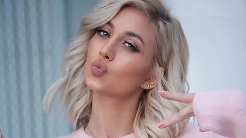 هجوم حاد ضد مودل روز بعد إطلالة كشفت عن ملابسها الداخلية