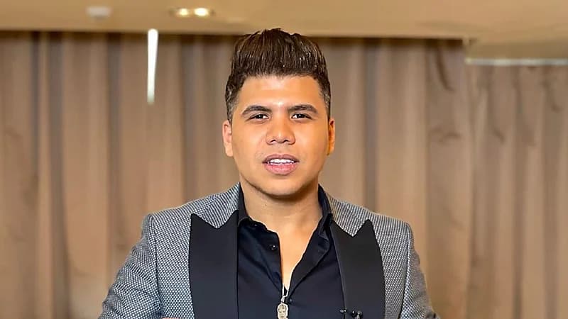 مغني مصري: ساعات بكذب على أمي لما بقولها إني مطلعها عمرة