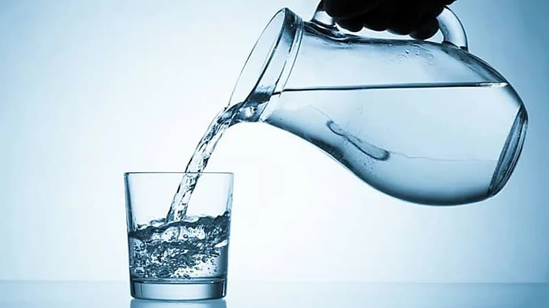 "النمر": شرب الماء على الإفطار مرة واحدة لا يسبب تليف الكبد