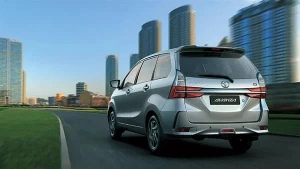 مواصفات وسعر سيارة تويوتا افانزا موديل 2021