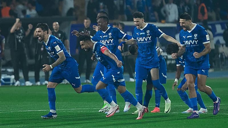 فرحة هلالية بالتأهل إلى نهائي كأس السوبر .. فيديو