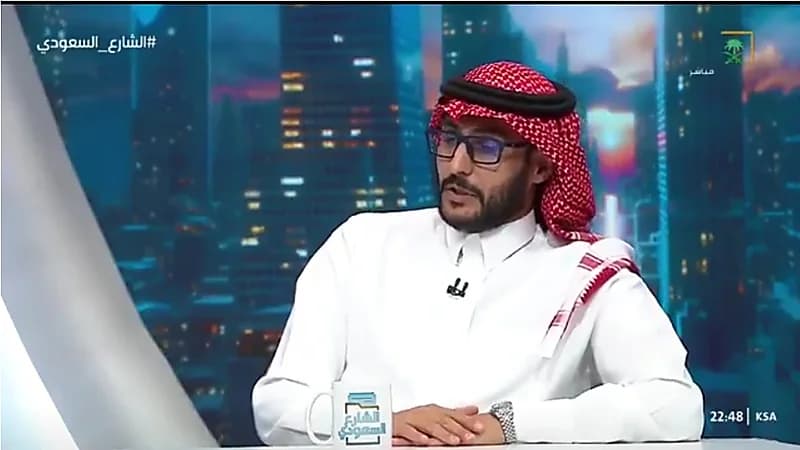 خالد الحجاج: استخدام أعلام القبائل تعد مخالفة قانونية.. فيديو