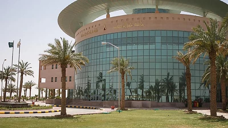 بالفيديو .. طالبة توجه رسالة لجامعة حفر الباطن: لا نريد موجة ثانية من كورونا