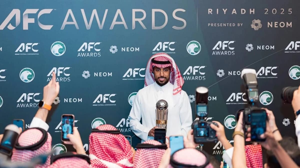 الهلال يطلب تكريم سالم الدوسري قبل مواجهة السد